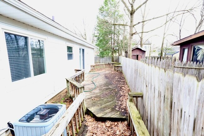 Building Photo - 2076 Congo St