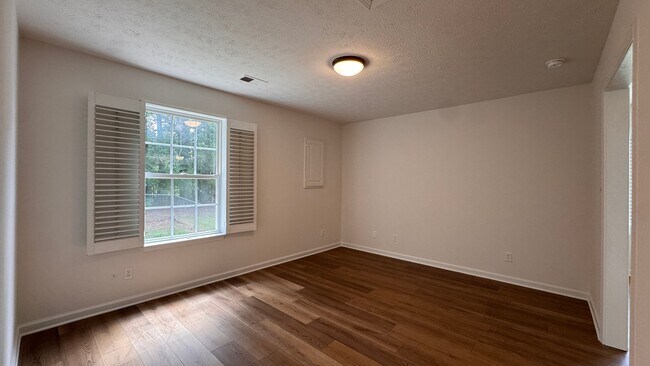 Building Photo - 6710 Pirkle Dr