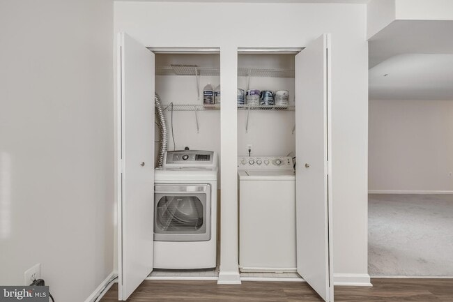 Building Photo - 7806 Hanover Pkwy