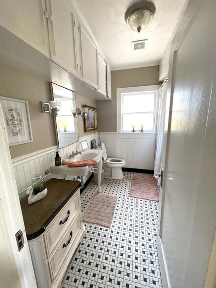 Building Photo - 2315 16th St