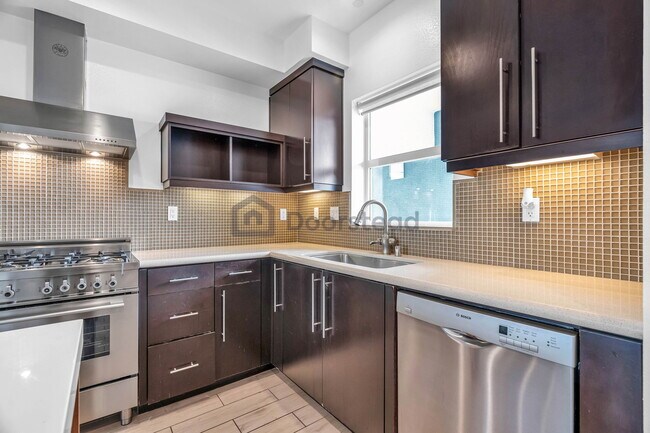 Building Photo - 13045 Pacific Promenade