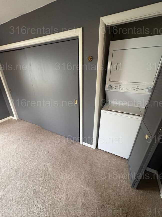 Building Photo - $1150 - 3 bed 1 bath - Single Family Home