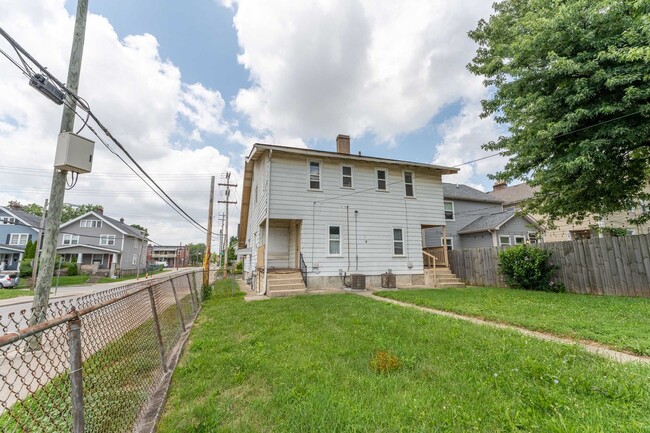 Building Photo - 1310-1312 N. 5th Street