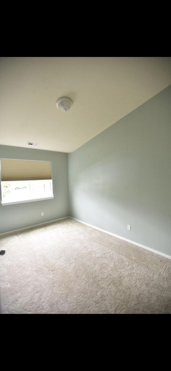 Building Photo - 2806 SE 74th Way