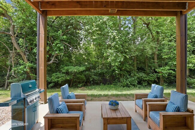 Building Photo - 238 Sugartree Ln