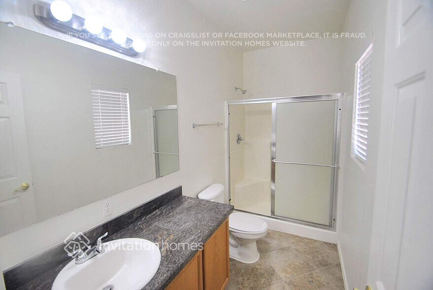 Building Photo - 806 E Tortoise Trail