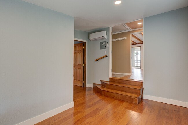 Building Photo - 2 Bed 2 Bath Country Home with Penn Cove View on 2.5 Acres