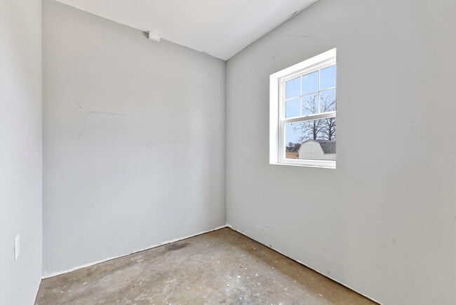 Building Photo - East Bay Unit-4241 West Whiteland Road
