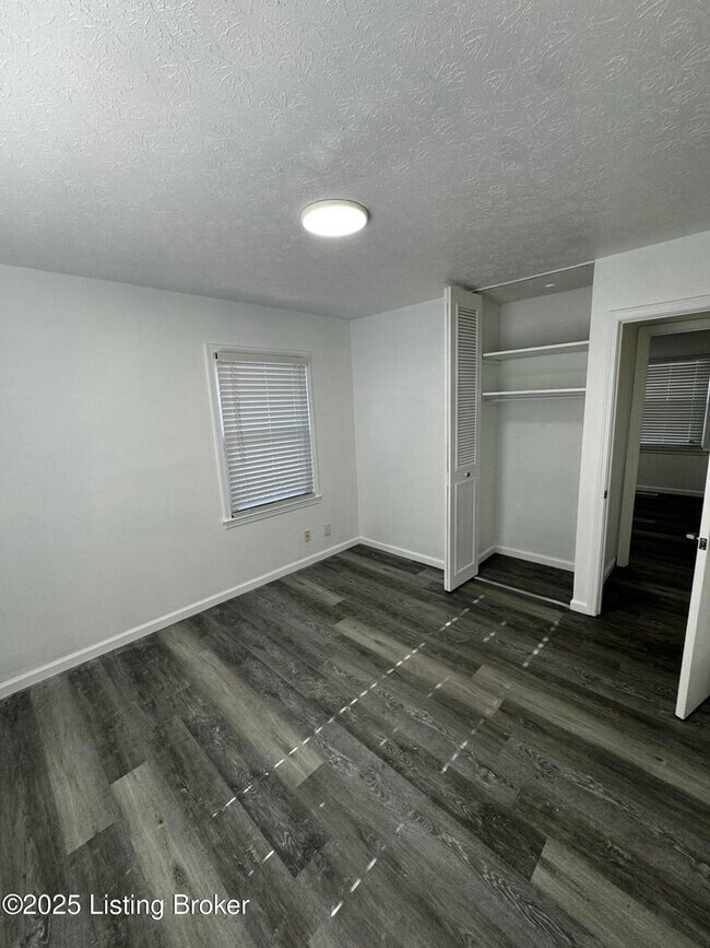Building Photo - 5303 Haventree Pl
