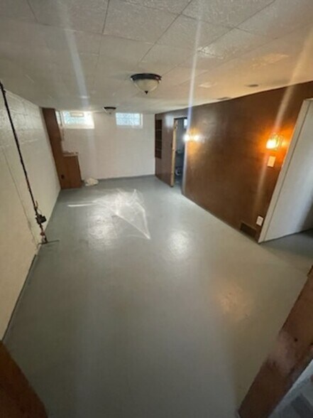 Building Photo - 21271 Tracy Ave