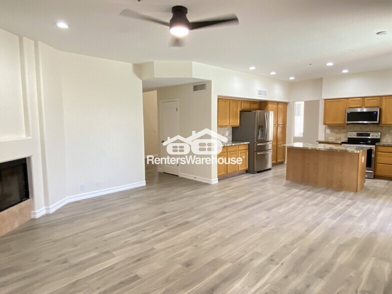 Building Photo - 9121 E Nittany Dr