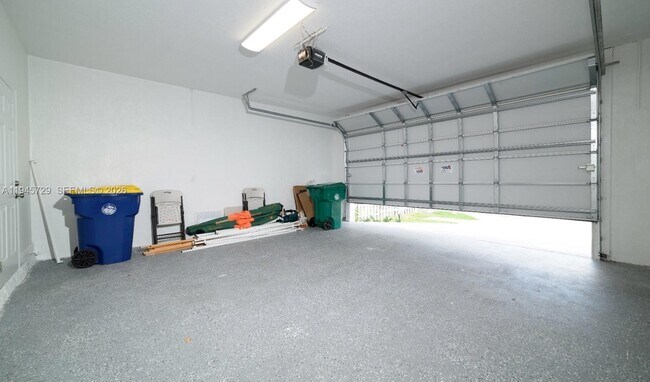 Building Photo - 4024 SW 52nd St