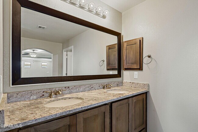 Building Photo - 2808 Tierra De Moyo Pl