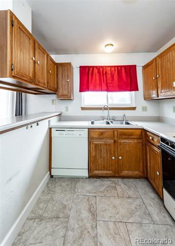 Building Photo - 838 Daffodil St