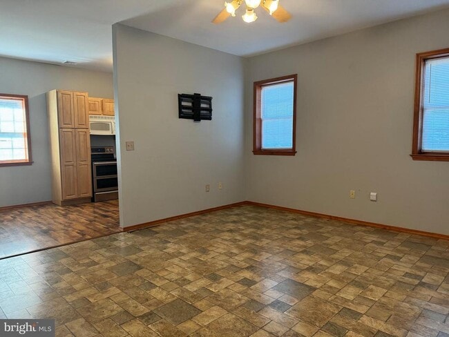 Building Photo - 922 Township Line Rd