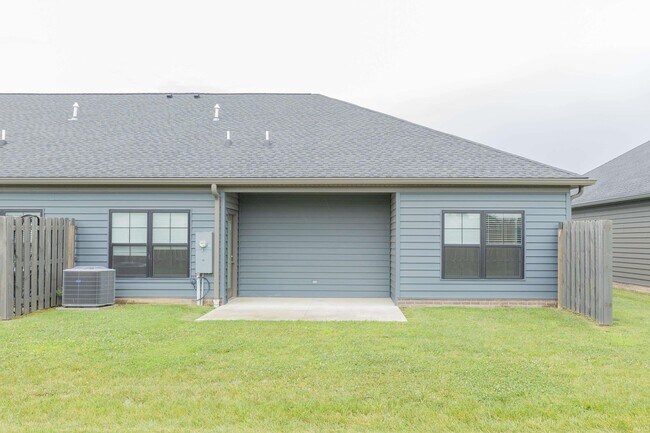 Building Photo - 3796 High Pointe Dr