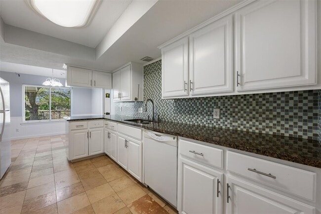 Building Photo - 2407 Harrowden Dr