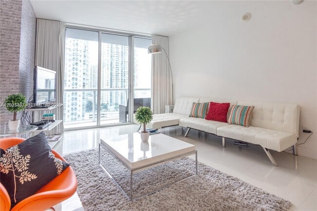 Building Photo - 485 Brickell Ave