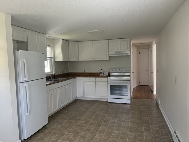 Primary Photo - 67 Loomis Ave
