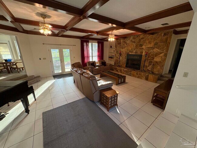 Building Photo - 8755 Thunderbird Dr