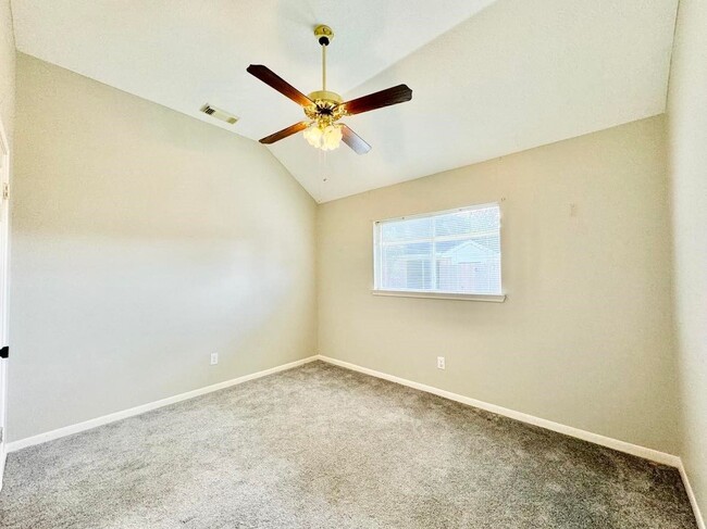 Building Photo - 3717 E Pin Oak Dr