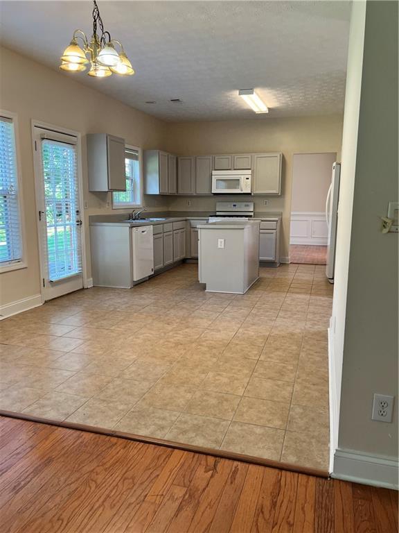 Building Photo - 1511 Hampton Woods Dr