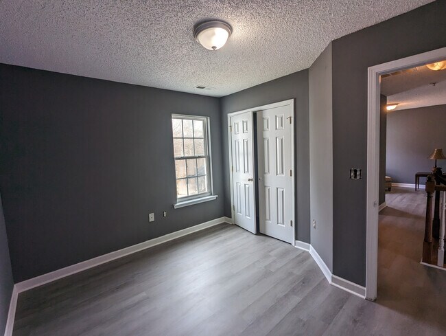 Building Photo - Room in House on Brian William Rd