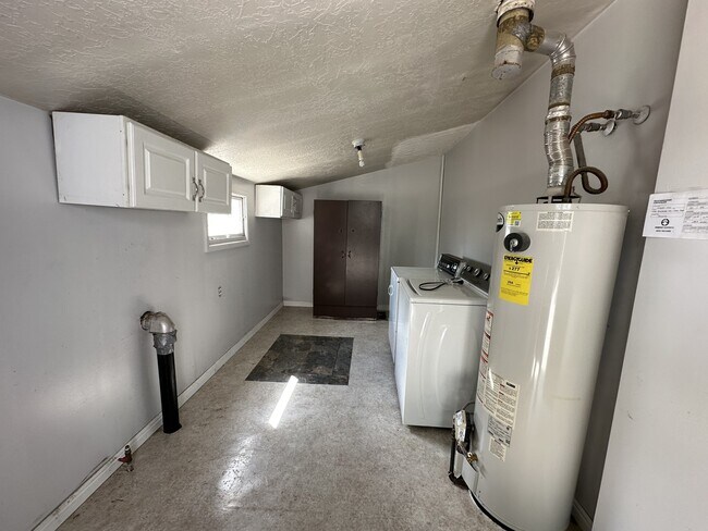 Building Photo - 1296 Buccaneer Dr