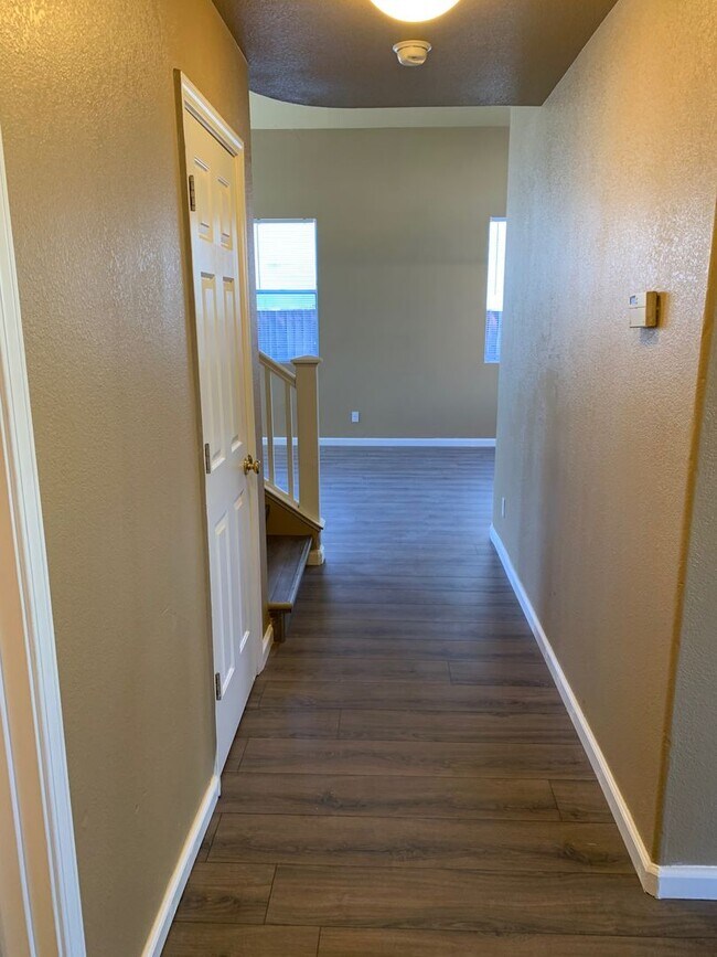 Building Photo - Fantastic Antioch Home!