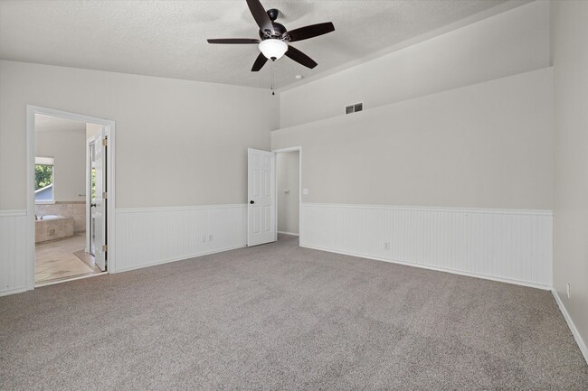Building Photo - Beautifully Updated 4-Bedroom Home with 3-...
