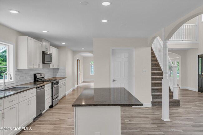Building Photo - 352 Leesville Rd