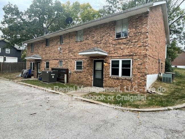 Building Photo - 2214 NE 77th St