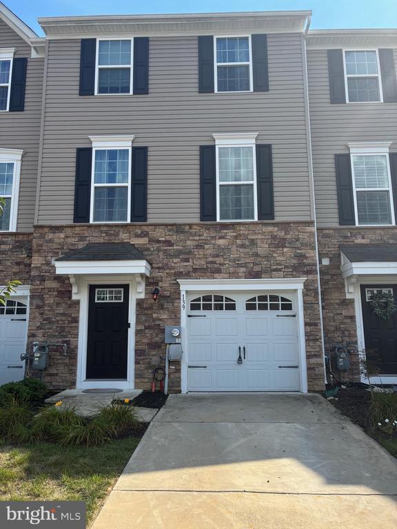 Primary Photo - 139 Meridian Ln