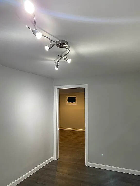 Building Photo - 1029 Commack Rd