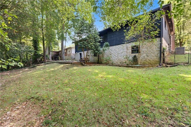 Building Photo - 3831 Greenhill Dr