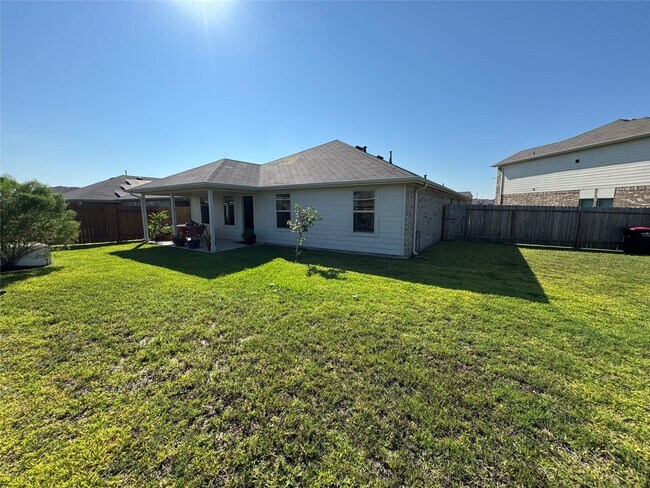 Building Photo - 22826 Panaro River Dr