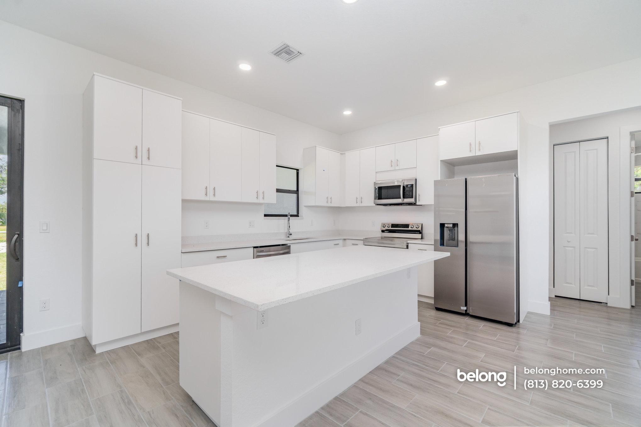 Building Photo - 15633 Lakeland Cir