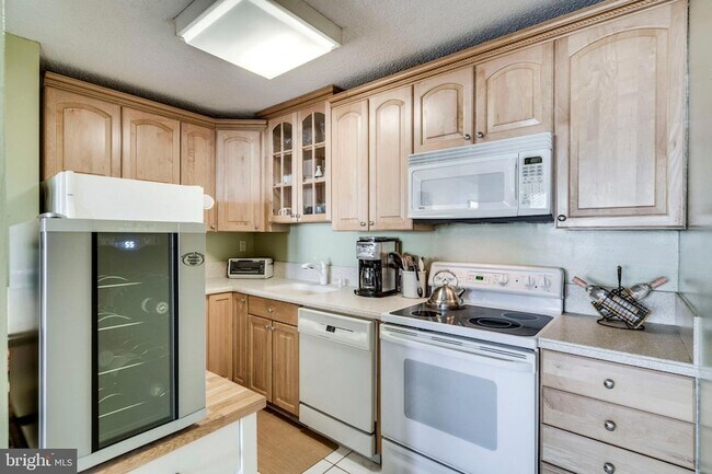 Building Photo - 1325 18th St NW