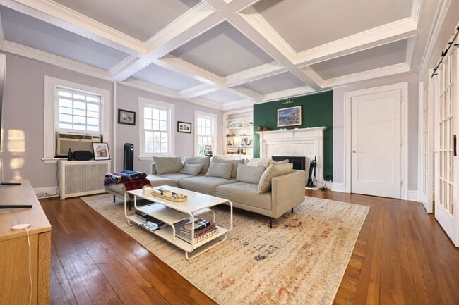 Building Photo - 1-94 Burns St