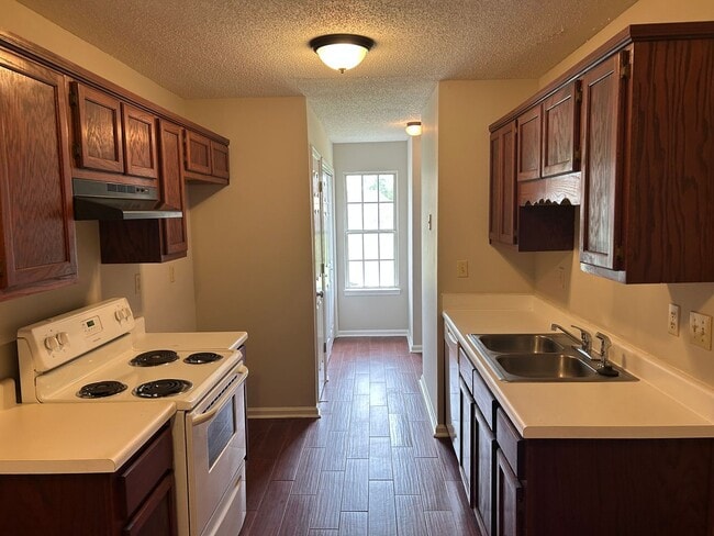 Building Photo - 7311 Madelyn Cove