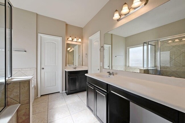 Building Photo - 374 Wincliff Dr