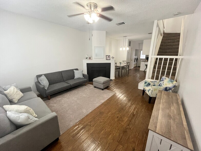 Building Photo - 1812 Gary's Park St