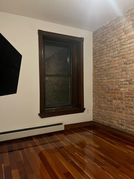 Building Photo - 933 Saint Marks Ave