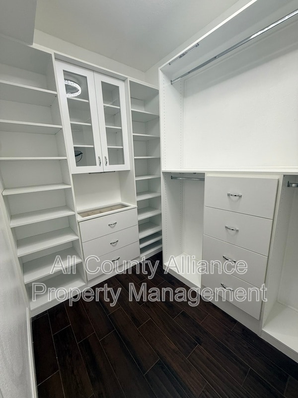 Building Photo - 7532 Blue Spring Dr