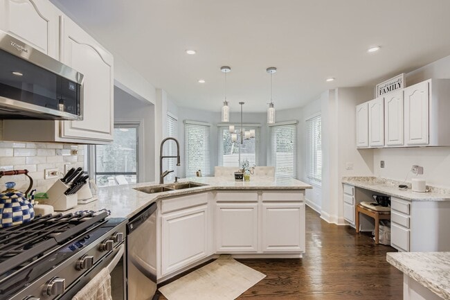 Building Photo - 53 Falcon Pl