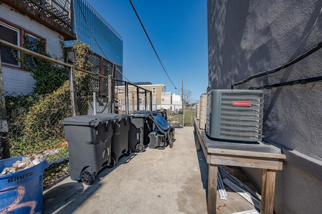 Building Photo - 222 S Rhode Island Ave