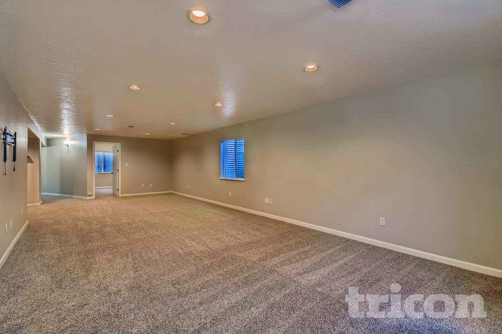 Building Photo - 115 N 42nd Ave