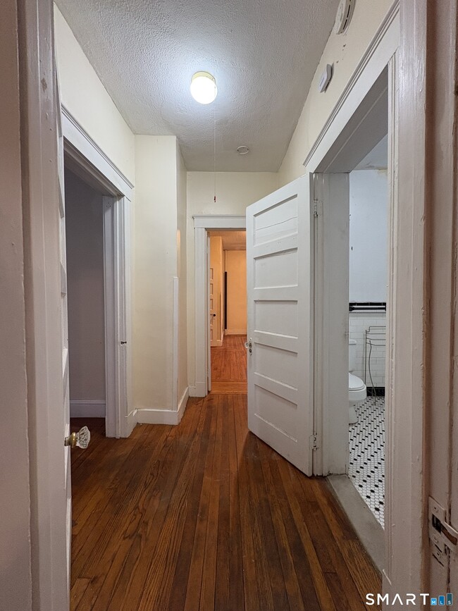 Building Photo - 787 Elm St