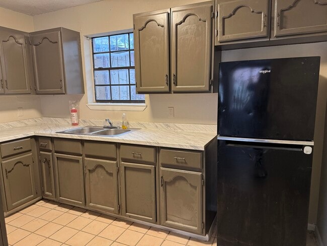 Building Photo - 2807 Garfield St