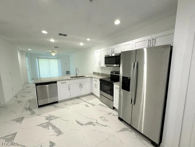 Building Photo - 746 SW 8th Terrace